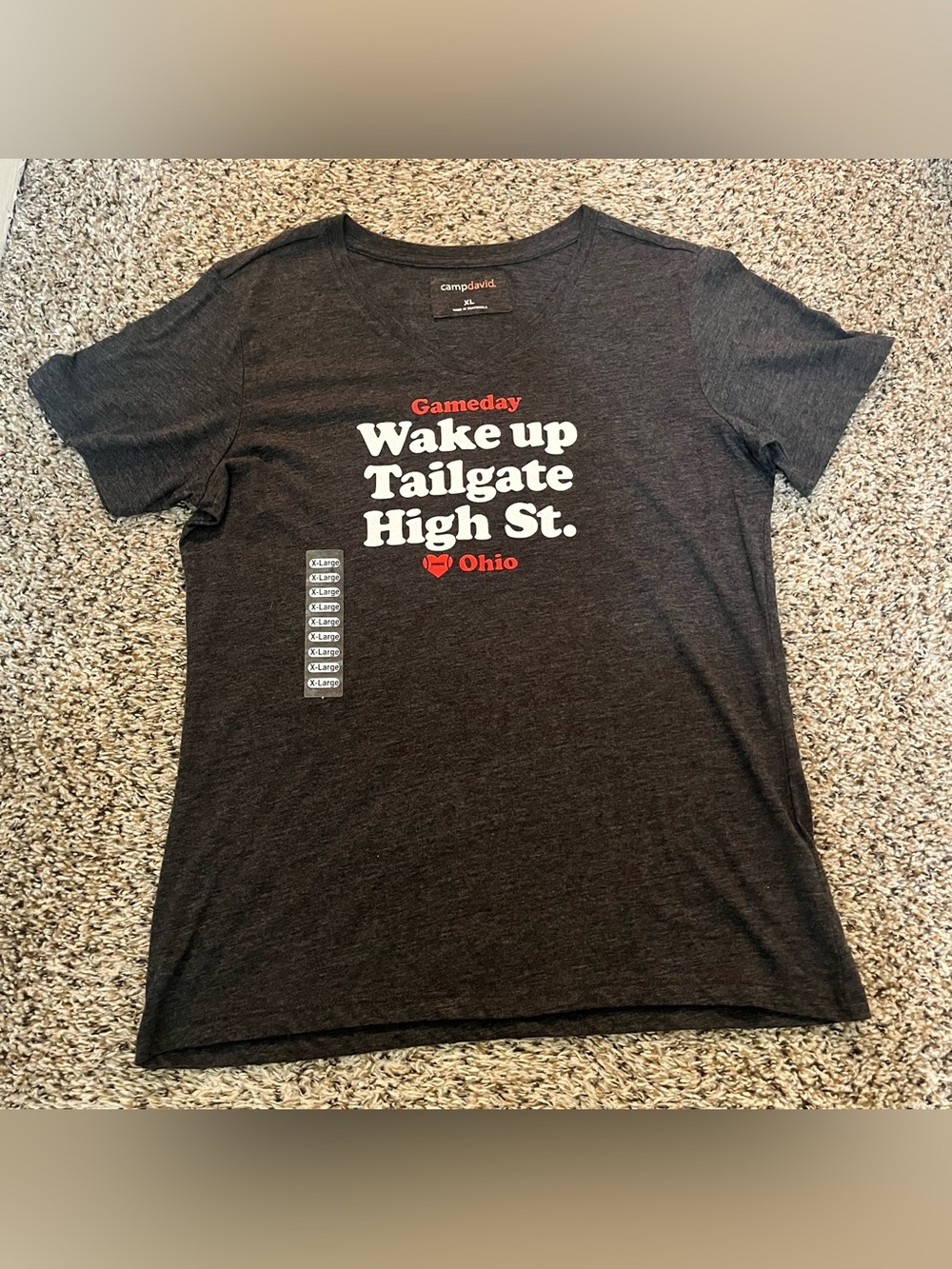 NWT Womenβs Ohio State Buckeyes V-Neck T-Shirt Size XL